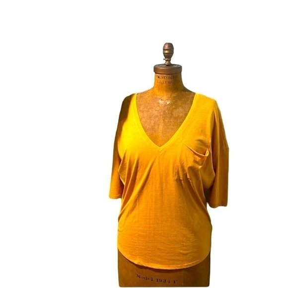 Express size small slouch v-neck tee in mustard yellow - Picture 1 of 4